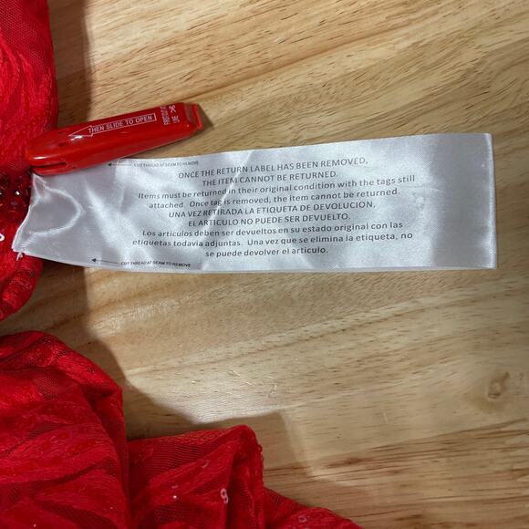 Mac Duggal NWOT Embellished Puff Sleeve Plunge Neck Trumpet Gown Size 10 Red - Picture 5 of 9